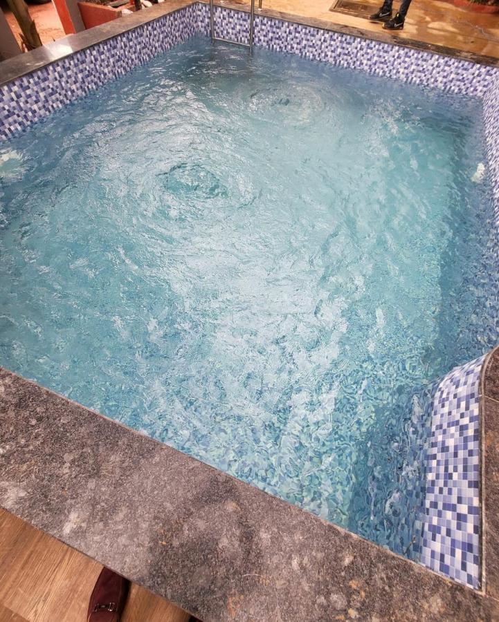 The Perfect Stays- Lal Mahal Villa With Disco Pool Lonavala Exterior photo
