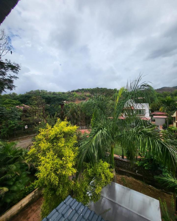 The Perfect Stays- Lal Mahal Villa With Disco Pool Lonavala Exterior photo